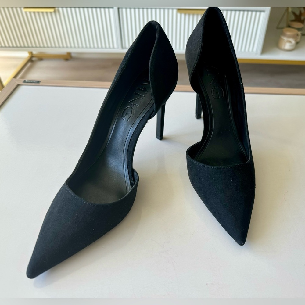Mango pumps, 10cm, 2.5 inches heel. Great for dressing up and office looks